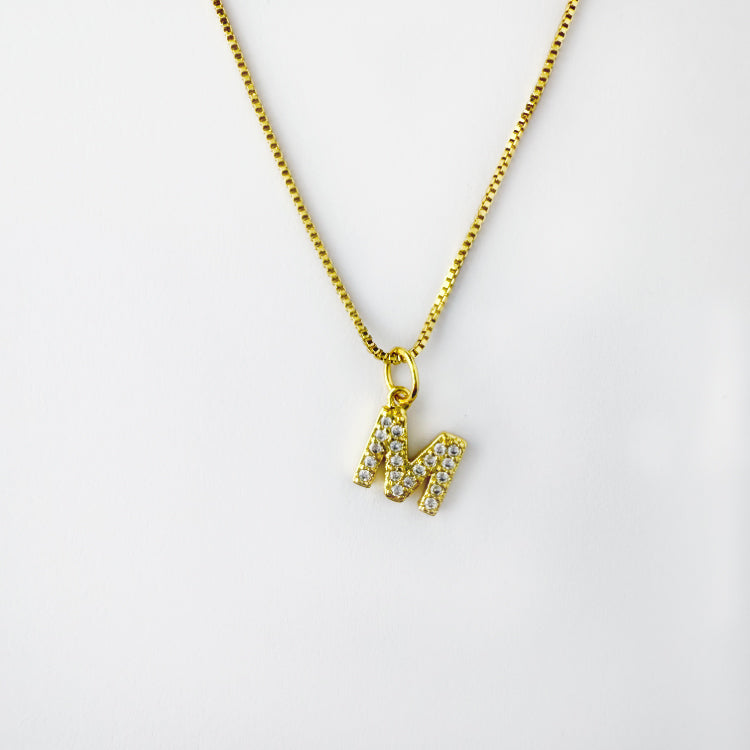 OUTLINE INITIAL NECKLACE