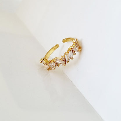 DIAMOND ROMANO RING
