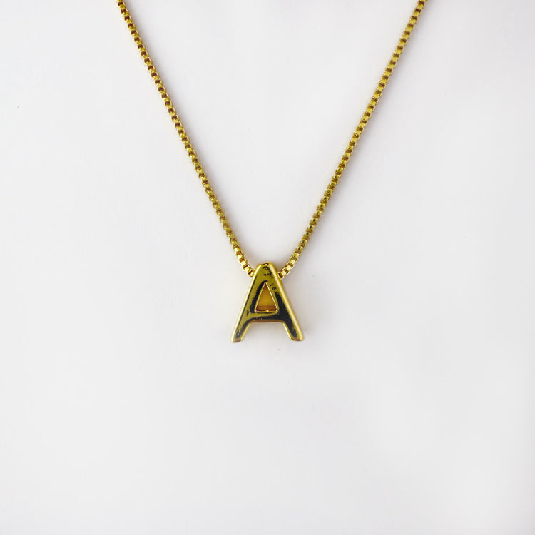 VENECIANA INITIAL NECKLACE